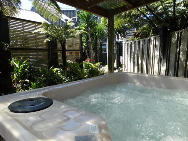 Southpacific Motel Whangamata Kültér fotó
